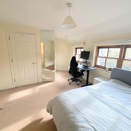 Cozy Double Room Next To Putney Bridge And High Street Лондон Екстериор снимка