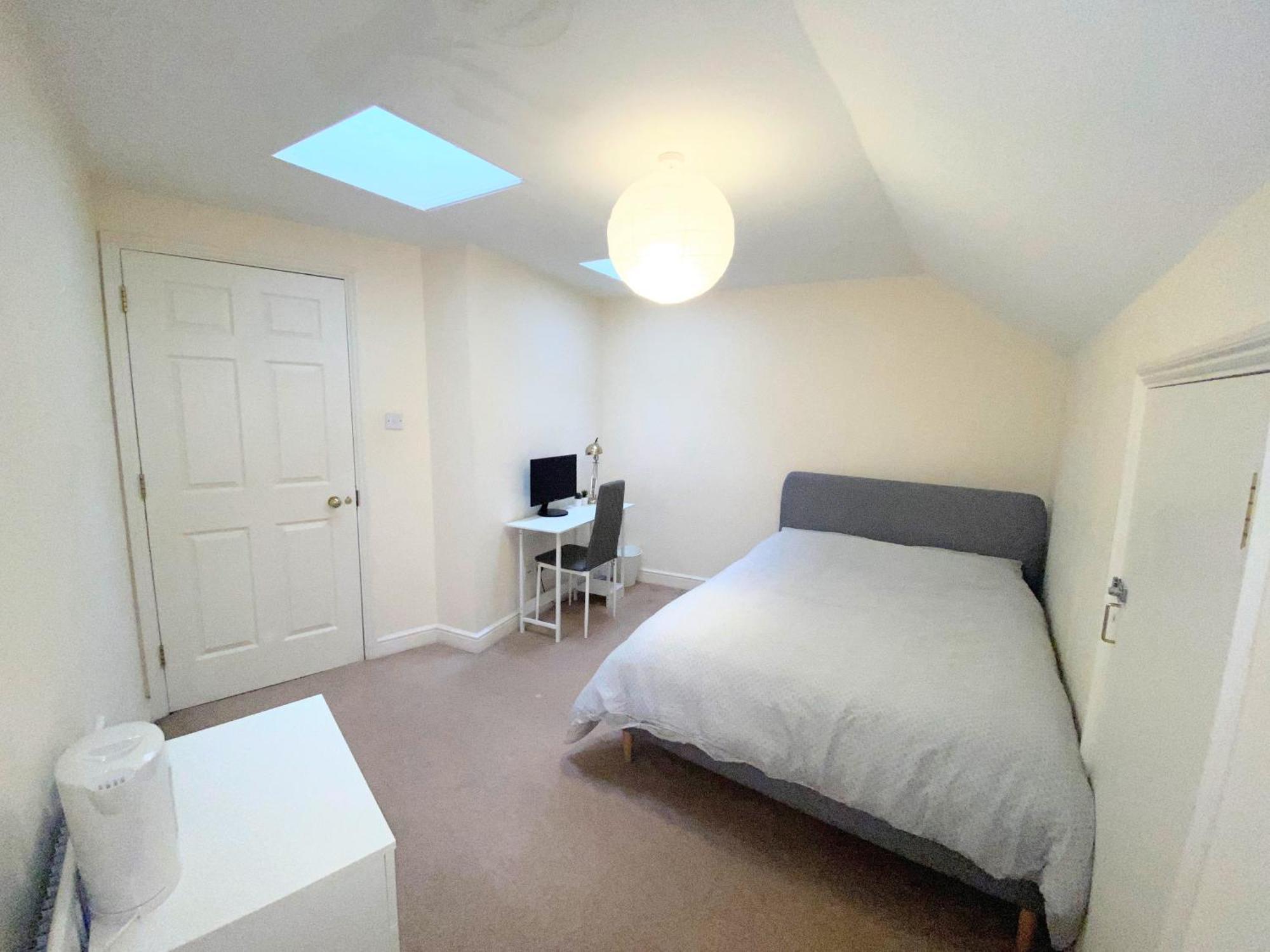 Cozy Double Room Next To Putney Bridge And High Street Лондон Екстериор снимка