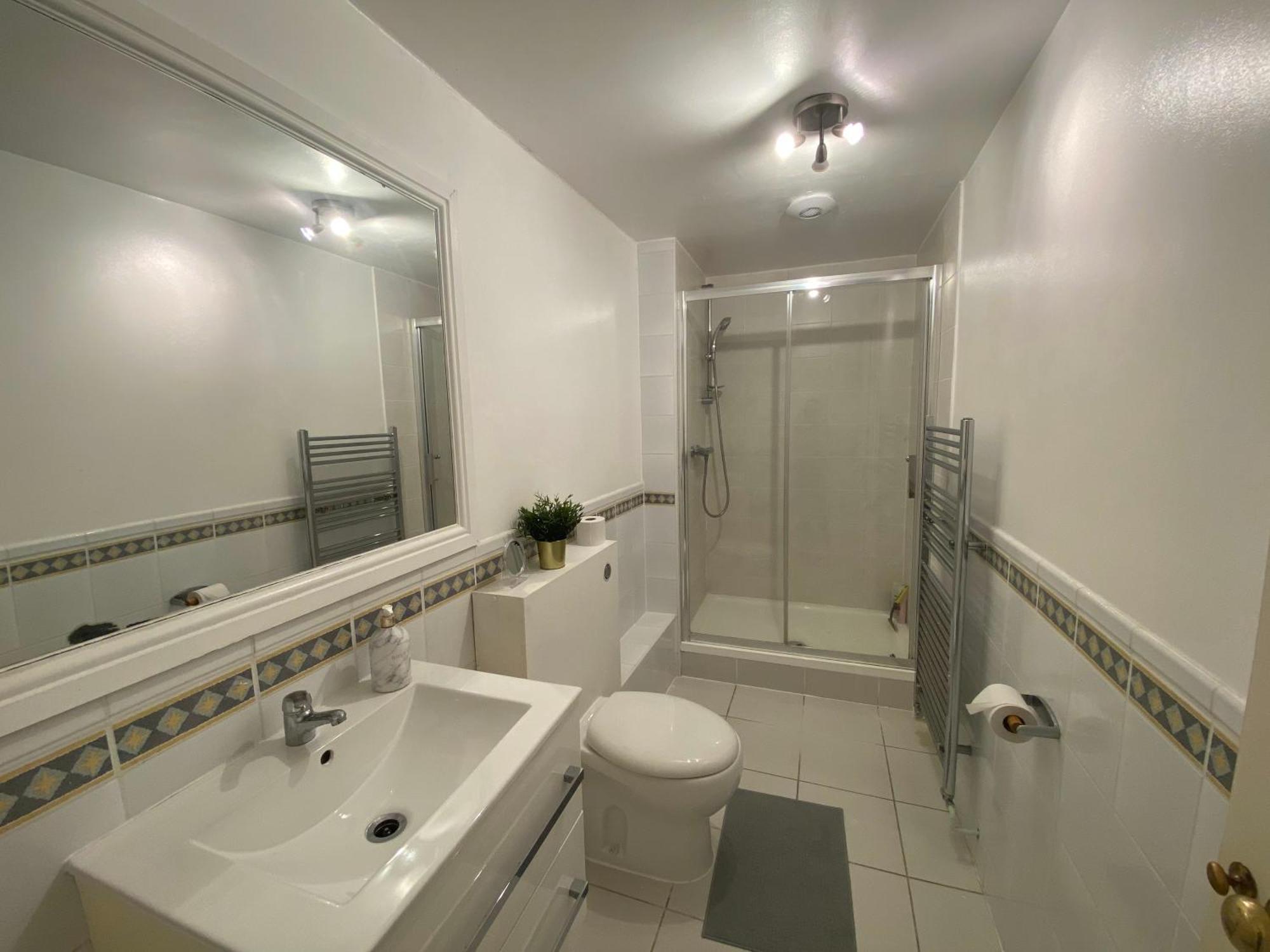 Cozy Double Room Next To Putney Bridge And High Street Лондон Екстериор снимка